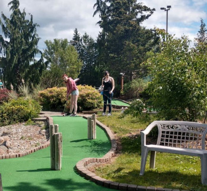 Puttin 4 Paws - From Web Listing (newer photo)